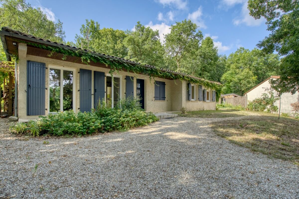 Gîte de charme avec jardin et piscine